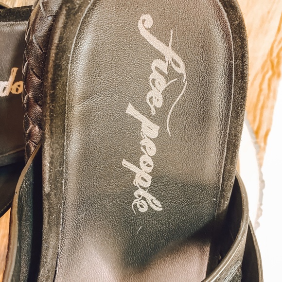 Free People Panama Footbed Black Buckle Lug Sandal - Picture 3 of 6